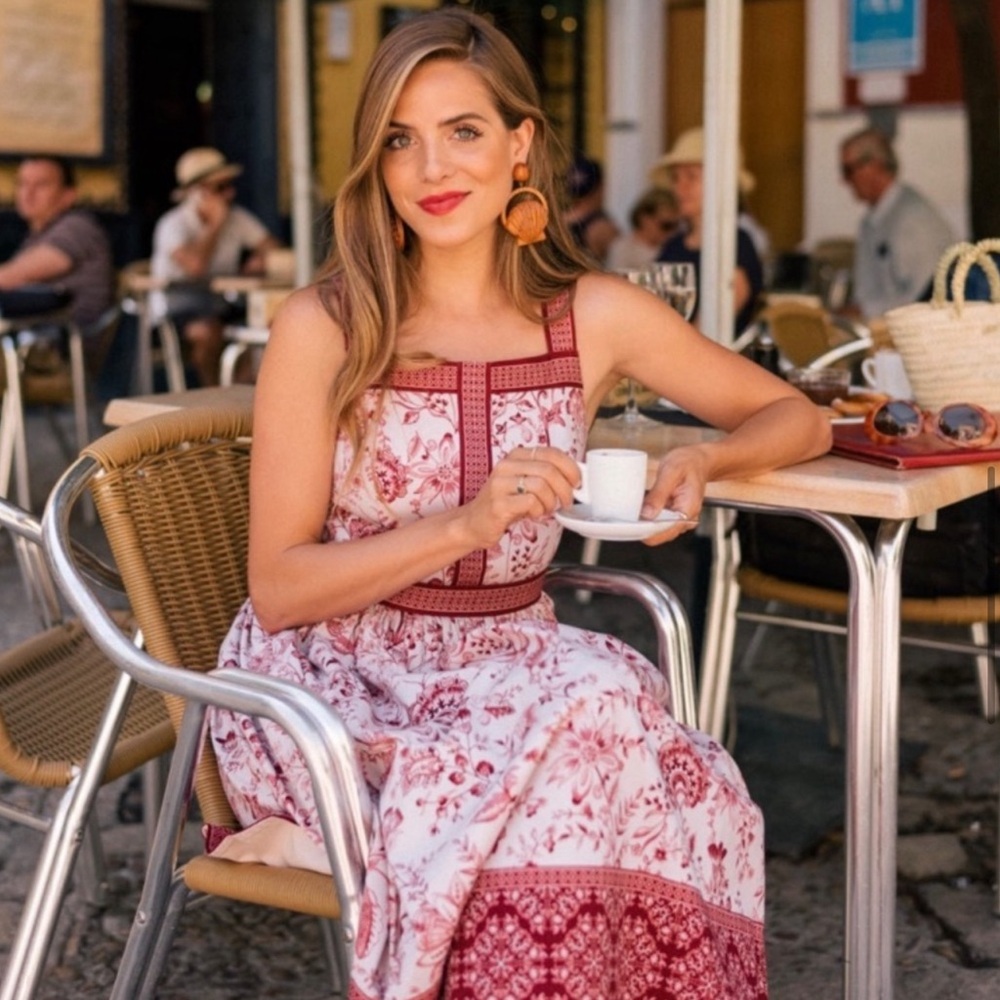 Stunning Gal Meets Glam Esme  floral dress.